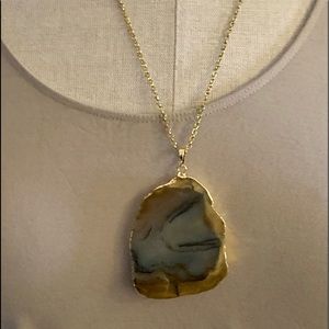 Gorgeous Agate Pendant and Chain Necklace NEW